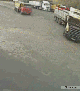 photo 1286216246_guy-falls-out-of_the-truck-during-crash_zpsynhfupa5.gif