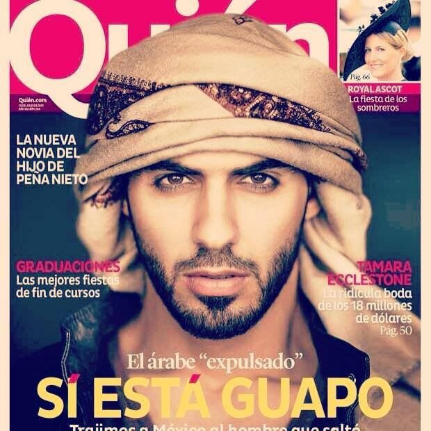 Omar Borkan Al Gala firma autógrafos en Mexico Omar Borkan Al Gala firma autógrafos en Mexico