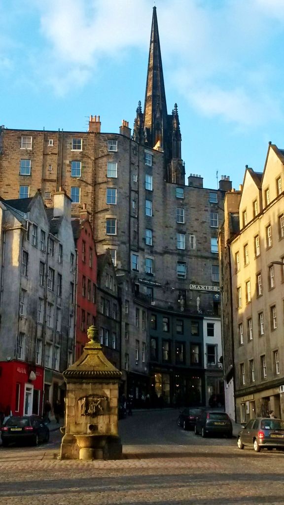 photo Edinburgh Sunday 18_zpswheuw8qv.jpg