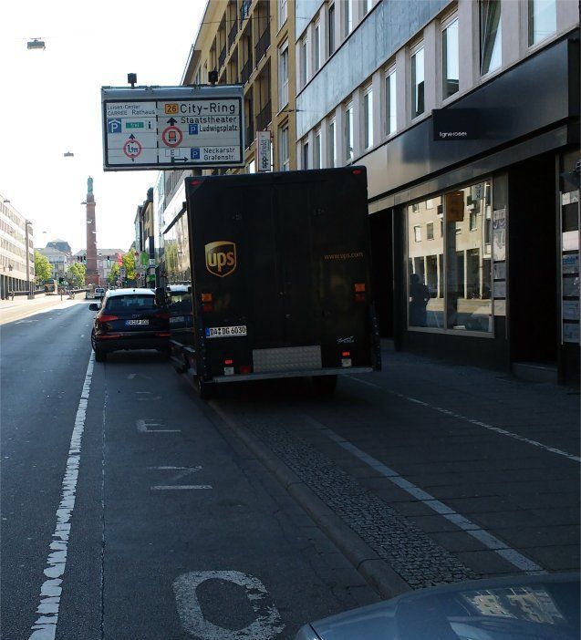 UPS: Wozu in der Ladezone parken, wenn ich auch den Radbeg blockieren kann?
