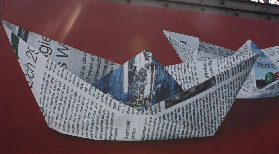 Papierschiffchen aus Zeitungspapier
