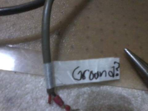 Grayshieldedsmallwirepossibleground_zpsd