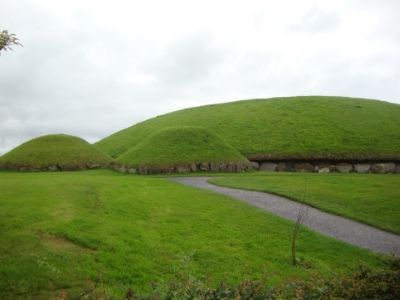 Newgrange, Bend of the Boyne, Brú na Bóinne (Irlanda) ✈️ Foro Londres, Reino Unido e Irlanda